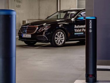 ボッシュ、ダイムラーが共同で現実環境の無人自動パーキングを実証、公的認可も取得