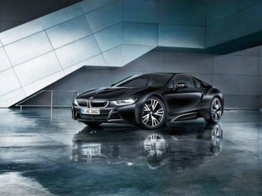 BMW i8 Protnic Frozen BlackとファッションブランドANREALAGEのコラボ特別展を開催