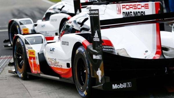 ポルシェ　LMP1マシン