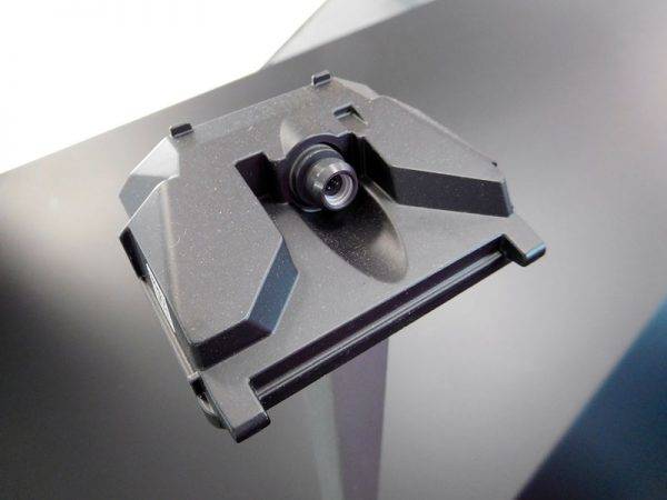 ZF　ビジョンゼロカーに搭載されているS-CAM4　視野角52度　視野角100度
