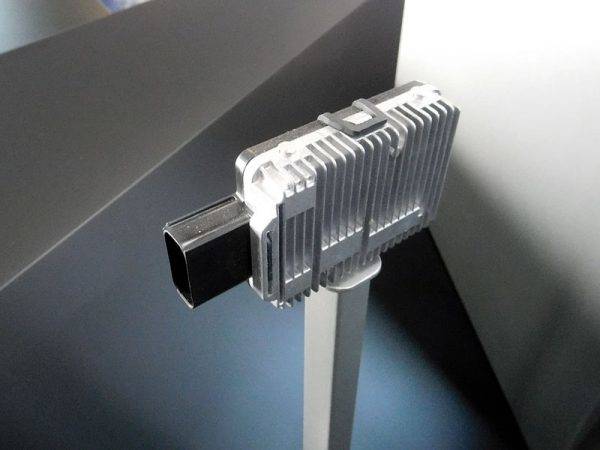 ZF　ビジョンゼロカーに搭載されているレーダーユニットAC2000