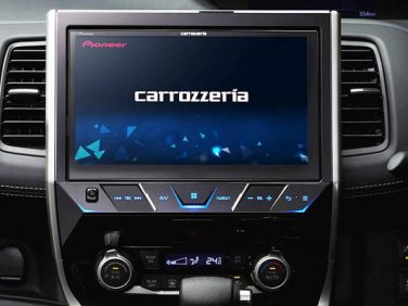 パイオニア 日産セレナ専用 国内最大の10V型ディスプレイ・カーナビを発売