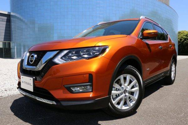 日産 エクストレイル フロントイメージ プロパイロット搭載