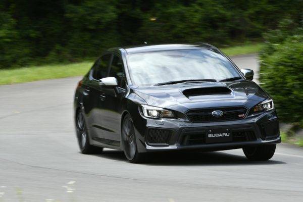 スバル WRX STI マイナーチェンジ 走行イメージ