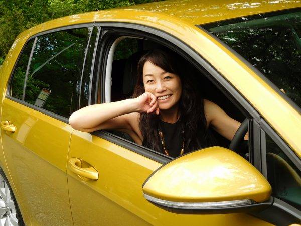 フォルクスワーゲン　ゴルフ　藤本えみり　試乗