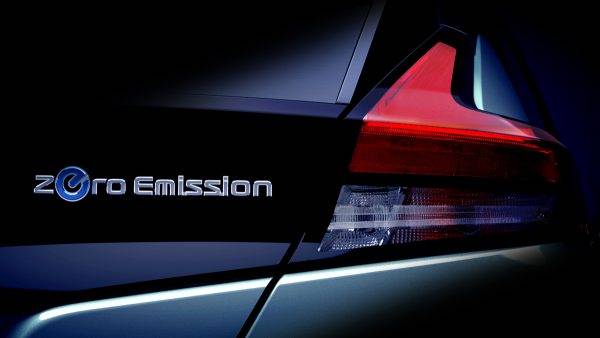 日産　新型リーフ　テールレンズ