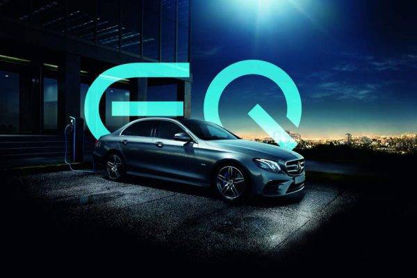メルセデス・ベンツ　E350e AVANTGARDE SPORTS　フロントイメージ