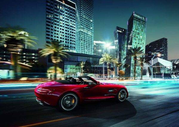 メルセデスAMG GTロードスター 走行イメージ