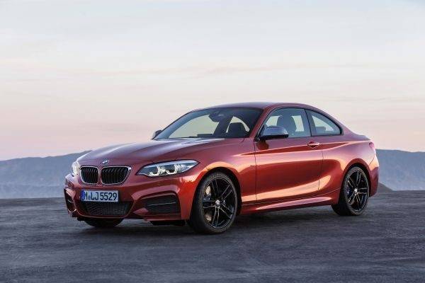 BMW　2シリーズをマイナーチェンジ　M240i　フロントイメージ