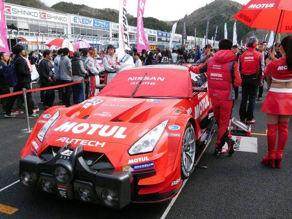 ミシュラン　研究開発センター公開　スーパーGTに参戦するMOTUL AUTECH GT-R