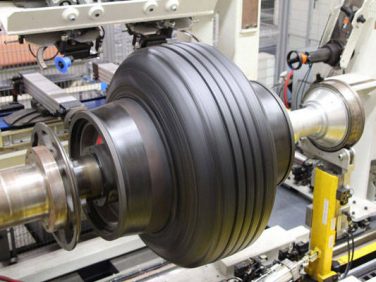 シュラン 研究・開発センターを公開 冬用タイヤは日本から世界に発信