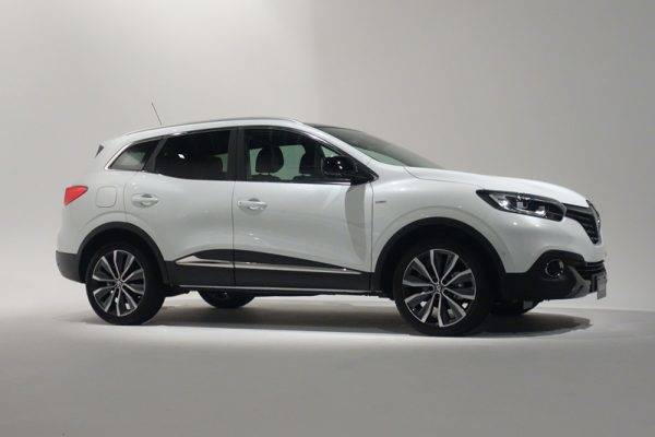ルノー　カジャー　限定車カジャーBose　サイドビュー