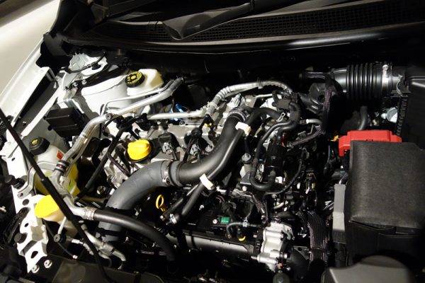 ルノー　カジャー　限定車カジャーBose　エンジン　1.2Lガソリンターボ
