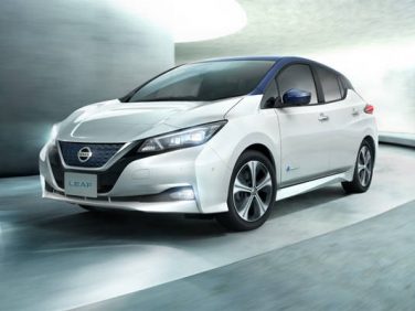 日産 航続距離400kmを達成した第2世代の電気自動車「リーフ」が登場