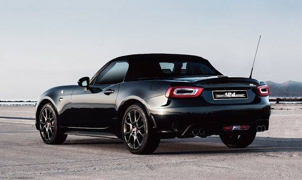アバルト124 spider 1 Year Anniversary（ワンイヤー・アニバーサリー）　リヤイメージ