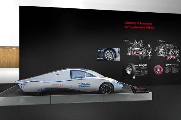 「第67回フランクフルト国際モーターショー」 ブリヂストンブース ボーフム大学 ワールドソーラーチャレンジ参戦車両
