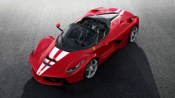 ラ フェラーリ アペルタ　セーブ・ザ・チルドレンを支援するためオークションに出品