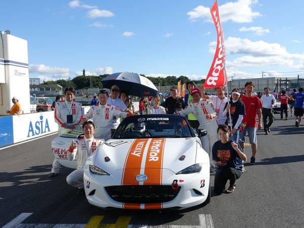 マツダロードスターメディア耐久4時間レース ザ・モーターウィークリーチーム
