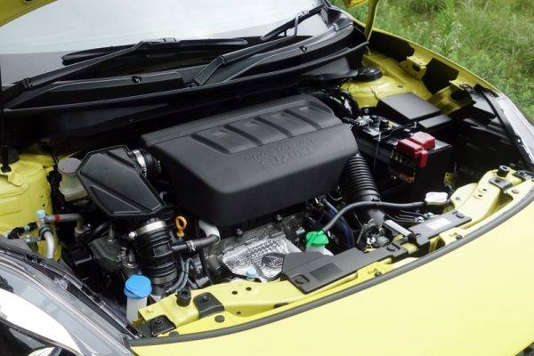 スズキ　スイフト スポーツ　K12C型エンジン　1.4L直噴ターボ　ブースタージェット