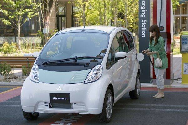 舘内端コラム　三菱i-MIEV