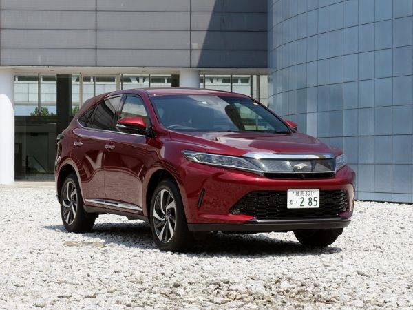 トヨタ　ハリアー　2.0L直噴ターボエンジン搭載モデル
