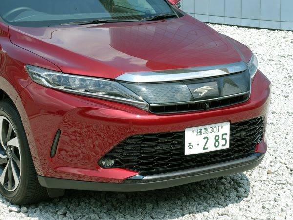 トヨタ　ハリアー　2.0L直噴ターボエンジン搭載モデル　フロントフェイス