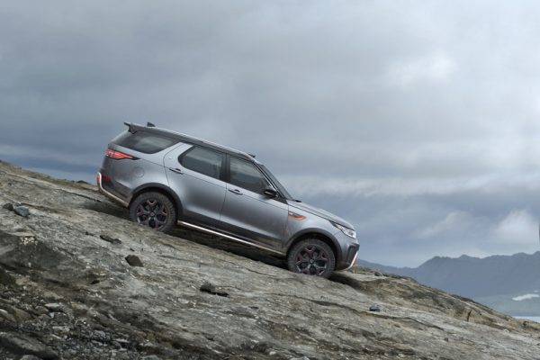 ランドローバー　DISCOVERY SVXをフランクフルトショー2017で発表