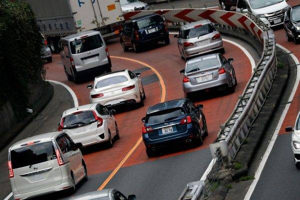 スバル アイサイト・ツーリングアシストを体験レポート 渋滞路走行イメージ