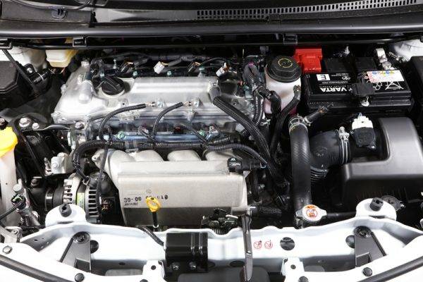 トヨタ　GRブランド　ヴィッツGRMN　2ZR-FE型エンジン