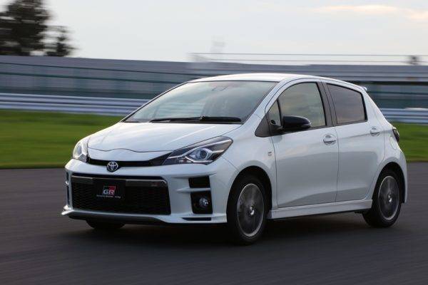 トヨタ　GRブランド　ヴィッツGRスポーツ