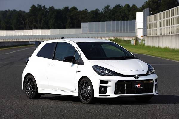 トヨタ　新スポーツブランド　GR　ヴィッツGRMN