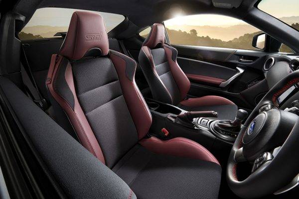 東京モーターショー スバル BRZ STIスポーツ クールグレーカーキEdition インテリア