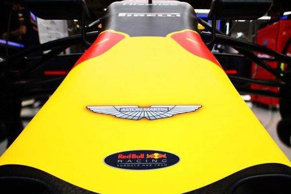 アストンマーティン・レッドブル・レーシング　F1マシンノーズ