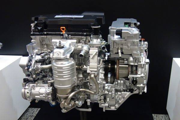 ホンダ　ステップワゴンをマイナーチェンジ　LFA型アトキンソンサイクルエンジン