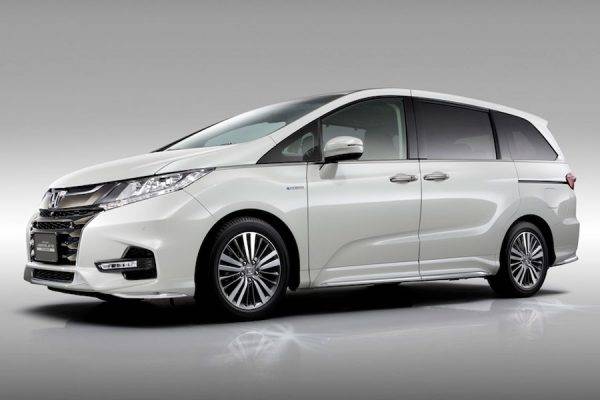ホンダ　オデッセイ　マイナーチェンジ　フロントイメージ
