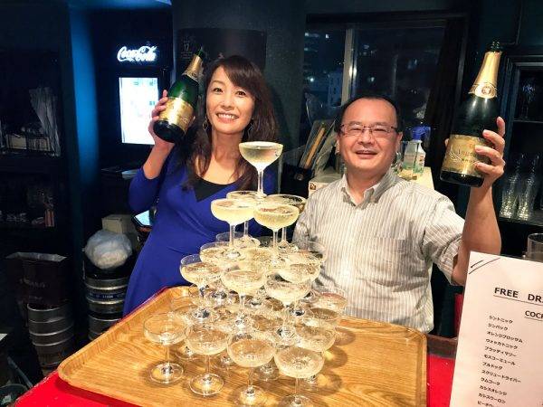 クルマと過ごす日々 vol.3　ロードスター4時間耐久レース打ち上げ　シャンパンタワー