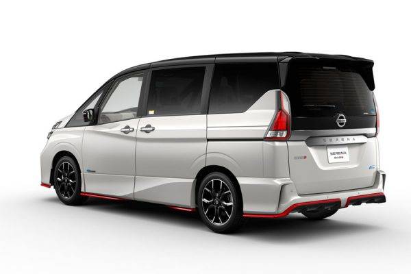 東京モーターショーに出展するセレナNISMO　リヤイメージ