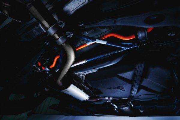 フォルクスワーゲン「ゴルフ」「ゴルフR」「ゴルフ・ヴァリアント」トゥピボットストップトラス