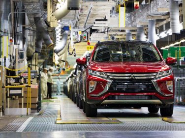 三菱 新型コンパクトSUV「エクリプス クロス」の欧州仕様車を出荷開始
