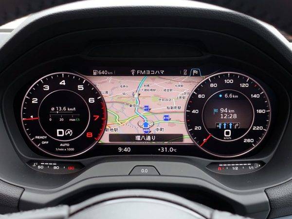 アウディQ2 1.0TFSI メーター内ナビ表示