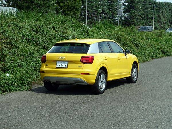 アウディQ2 1.0TFSI リヤイメージ
