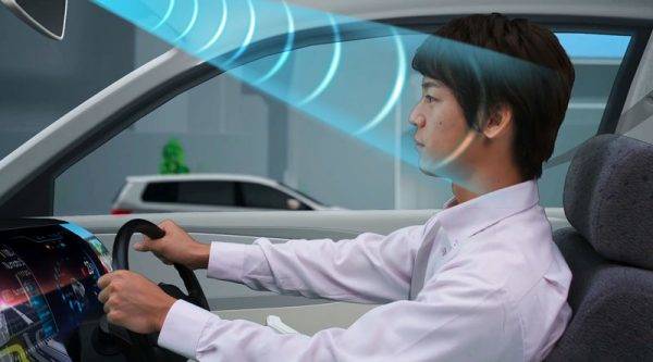 富士通テン 「先進HMI」車載用超指向性スピーカー
