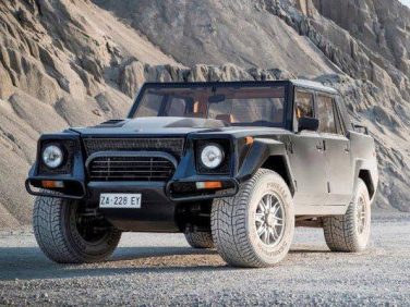 ランボルギーニ初のSUV「LM002」を振り返る