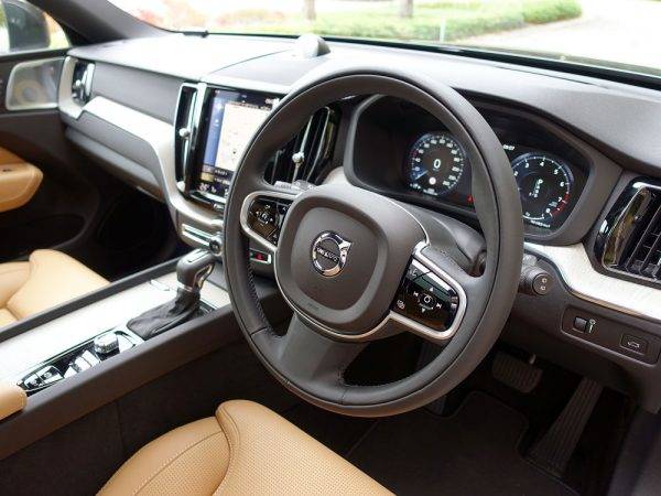 ボルボ　XC60　試乗記　ステアリング