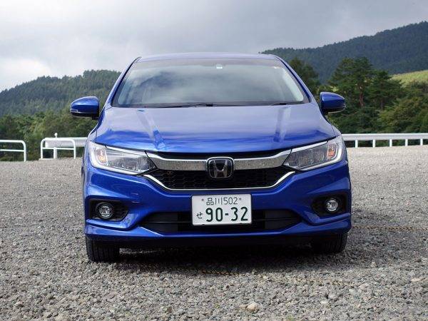 ホンダ　グレイスをマイナーチェンジ　フロントバンパー意匠変更