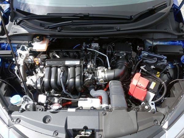ホンダ　グレイスをマイナーチェンジ　1.5Lハイブリッドエンジン