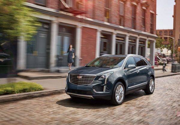 GM　キャデラック　XT5クロスオーバー　デビューキャンペーン