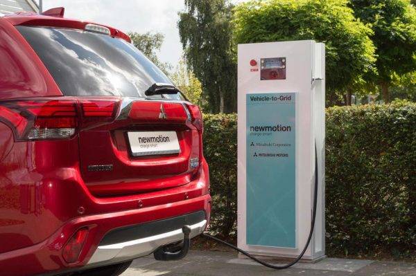 三菱　アウトランダーPHEV　電力系統安定化サービスの実証実験　V2Gステーション