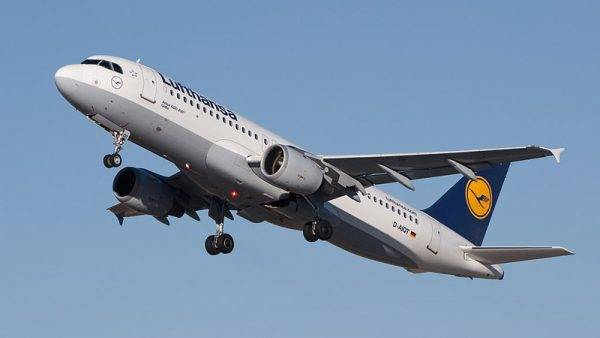 エアバスA320　旅客機でいち早くフライバイワイヤーを採用