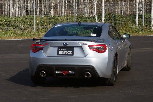 スバル　BRZ　STIスポーツ　リヤイメージ